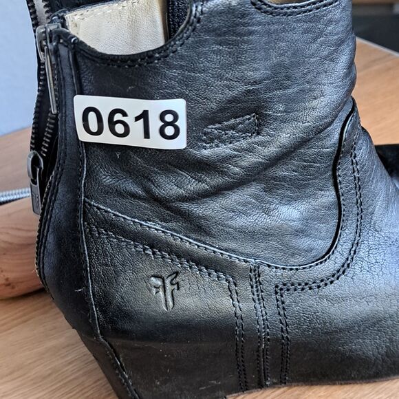 FRYE Carson Women's 7.5 Leather Hidden Wedge Ankle Booties Black Comfort Boots - Picture 14 of 15